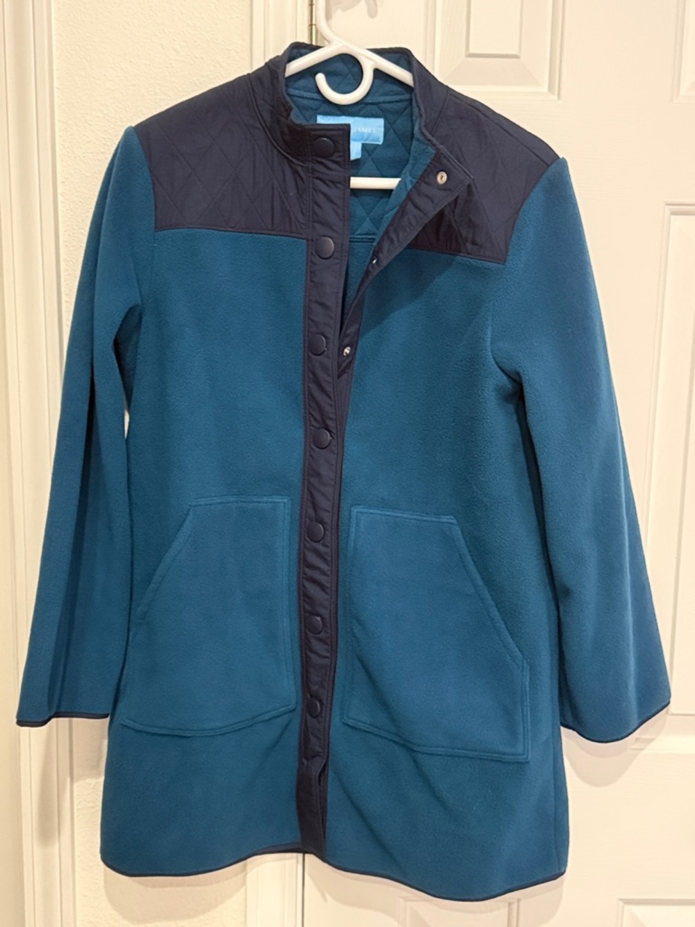 Draper James Teal Fleece Coat with Navy Quilted Yoke. Snap closure. Size S